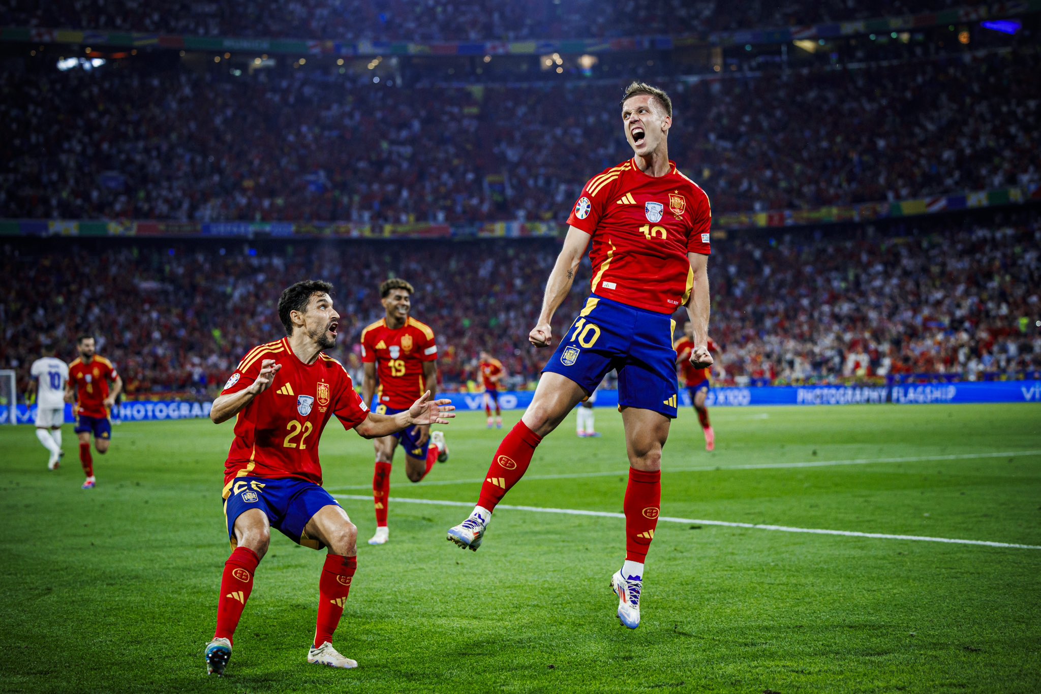 丹麦对决西班牙,羽毛球赛中精彩绽放 丹麦对决西班牙,羽毛球赛中精彩绽放